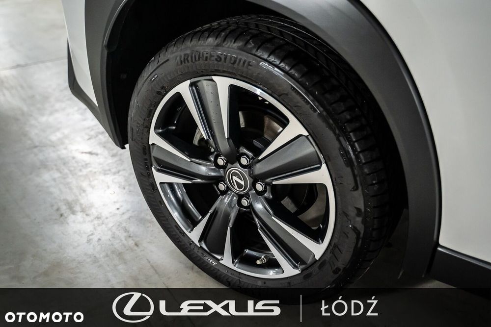 Lexus UX - 8