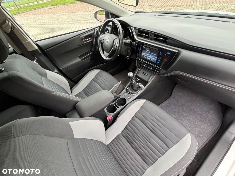 Toyota Auris 1.6 D-4D Comfort - 9