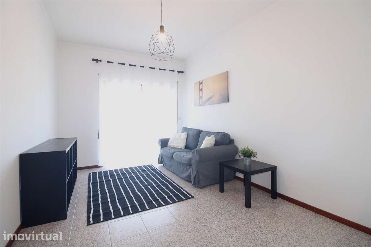 Apartamento T2 mobilado e equipado, Zona de Celas / Olivais - Grande imagem: 3/10