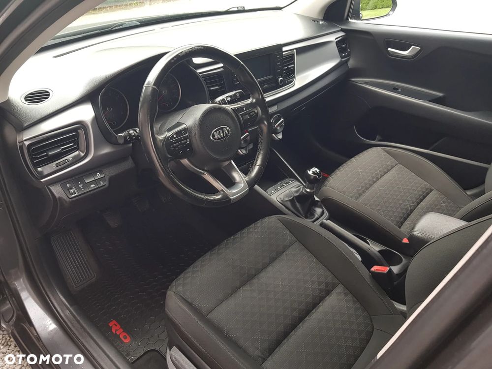 Kia Rio - 14