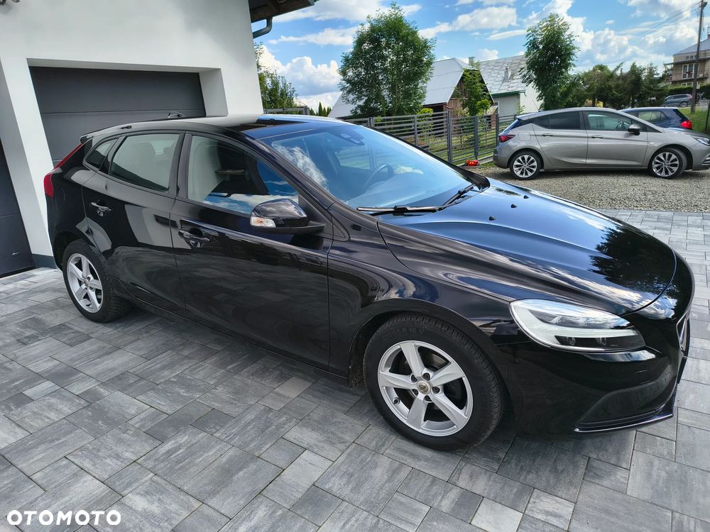 Volvo V40 D2 Momentum - 16