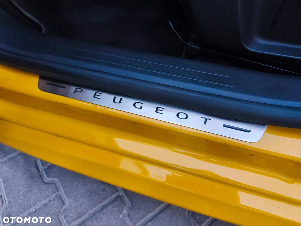 Peugeot 208 PureTech 100 EAT8 GT Pack - 19