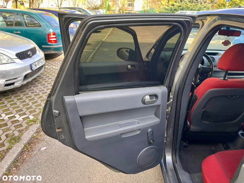 Mitsubishi Colt - 12