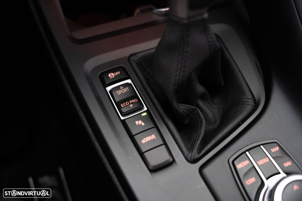 BMW X1 25 e xDrive Corporate Edition - 8