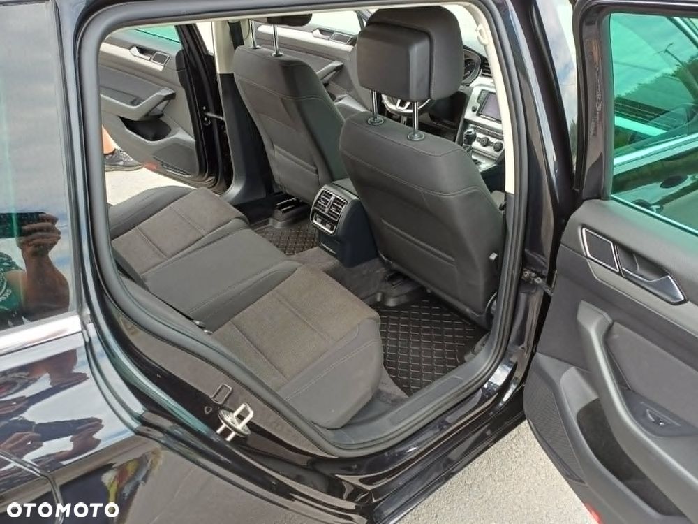 Volkswagen Passat - 10