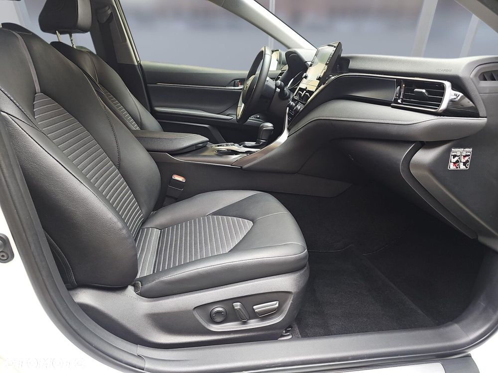 Toyota Camry 2.5 Hybrid Prestige CVT - 11