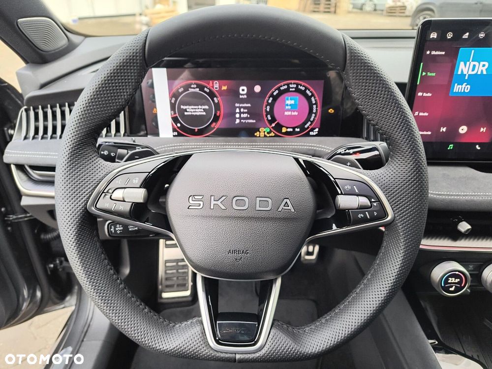 Skoda Superb 2.0 TSI Sportline DSG - 26