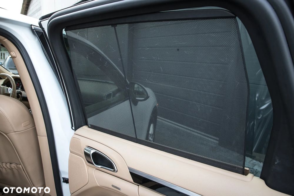 Porsche Cayenne - 15