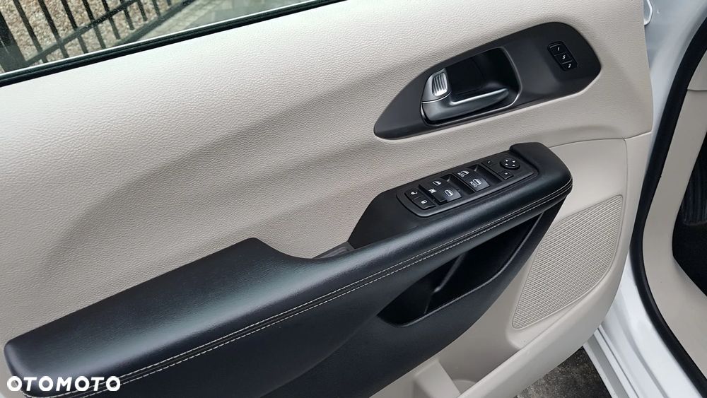 Chrysler Pacifica - 18