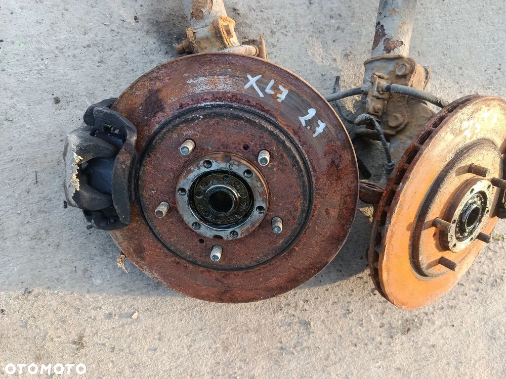 Zwrotnica zwrotnice przód prawa lewa zacisk hamulcowy Suzuki grand vitara 1 xl7 2.7 - 2