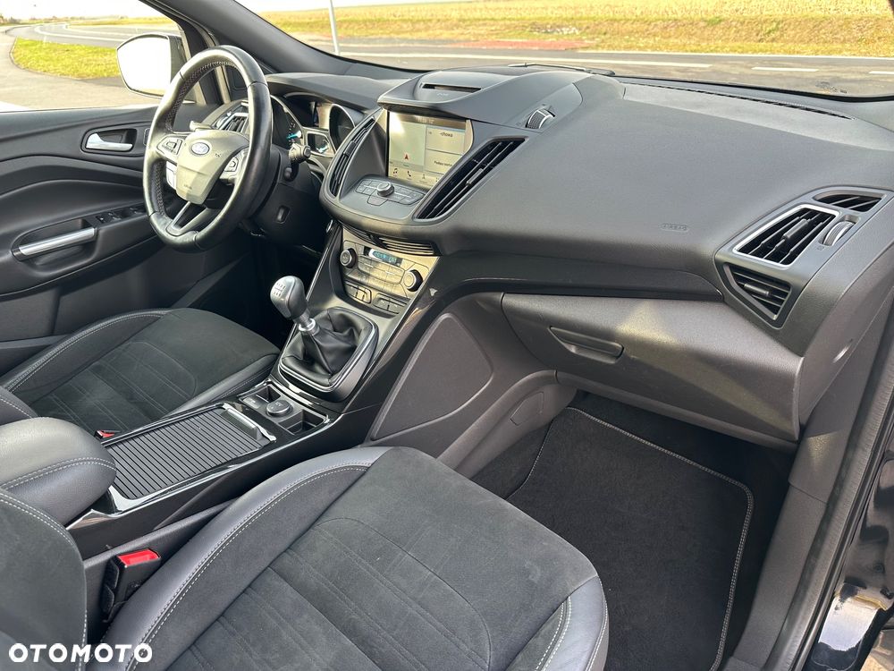 Ford Kuga 1.5 EcoBoost 2x4 ST-Line - 9