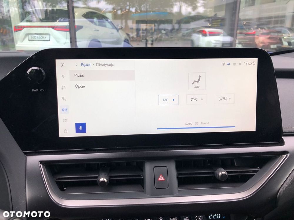 Lexus UX 300h F Sport Design - 17