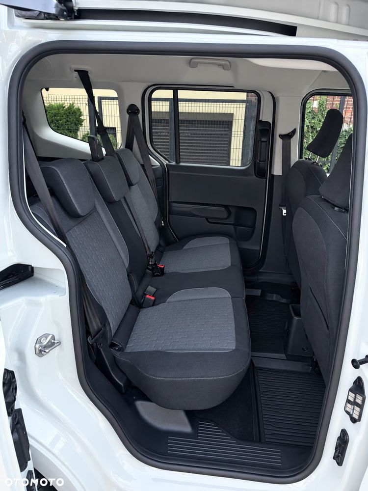 Ford Tourneo Courier - 21