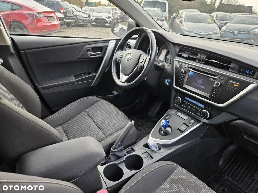 Toyota Auris 1.8 HSD Luna - 2