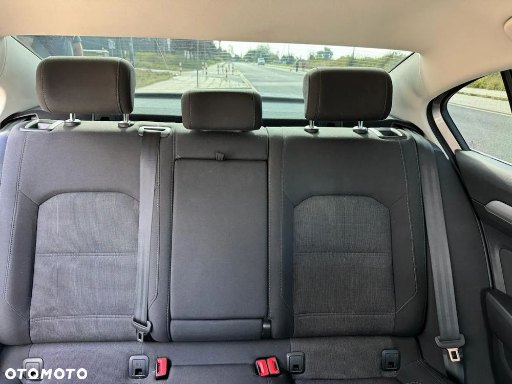 Volkswagen Passat 2.0 TDI BMT Trendline - 24