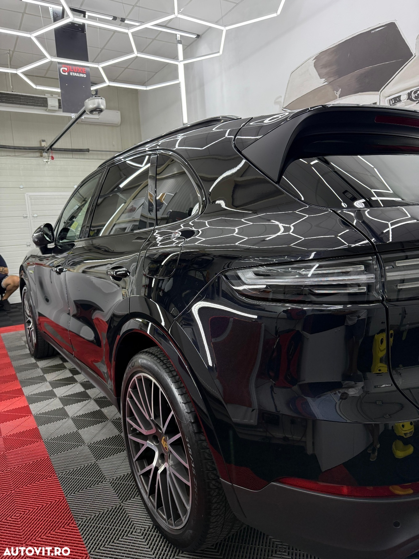 Porsche Cayenne - 26