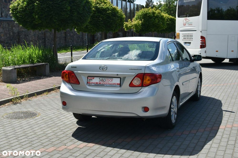 Toyota Corolla - 10