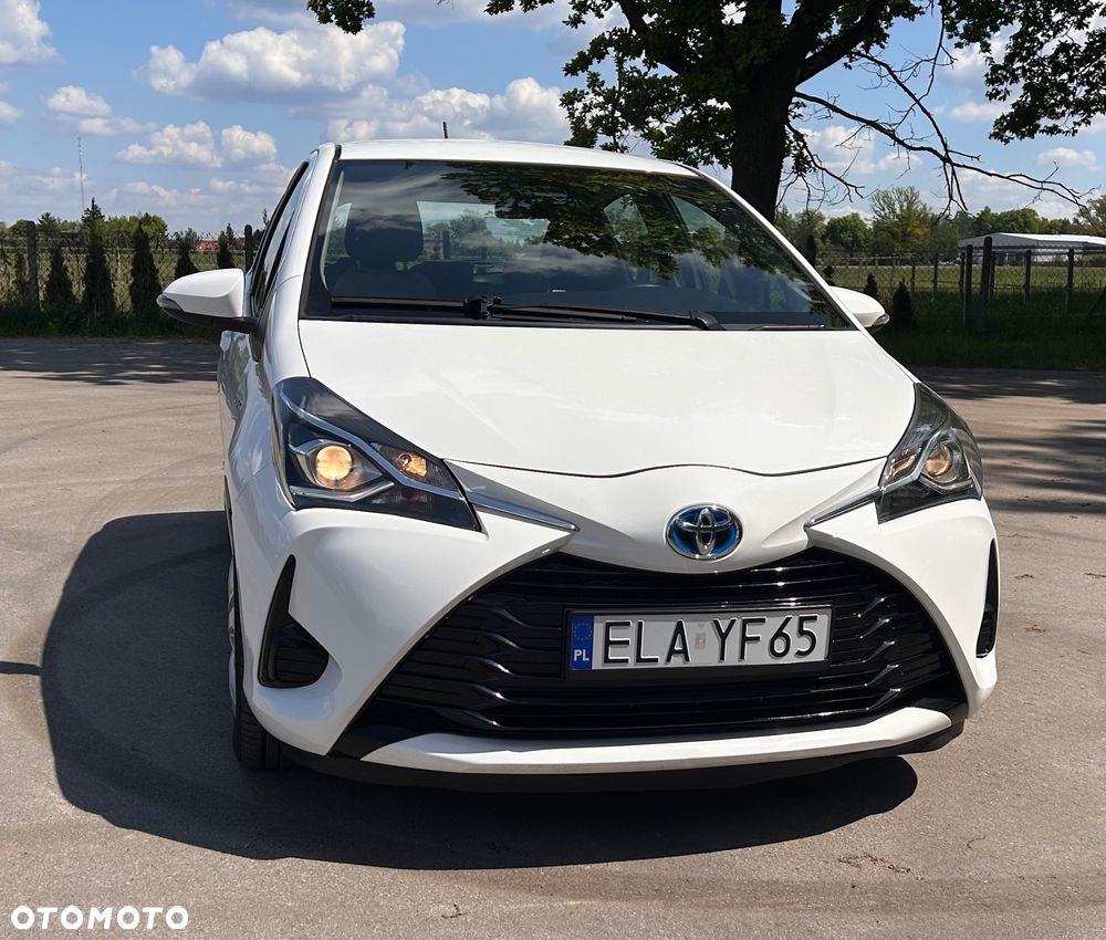 Toyota Yaris Hybrid 100 Premium - 26