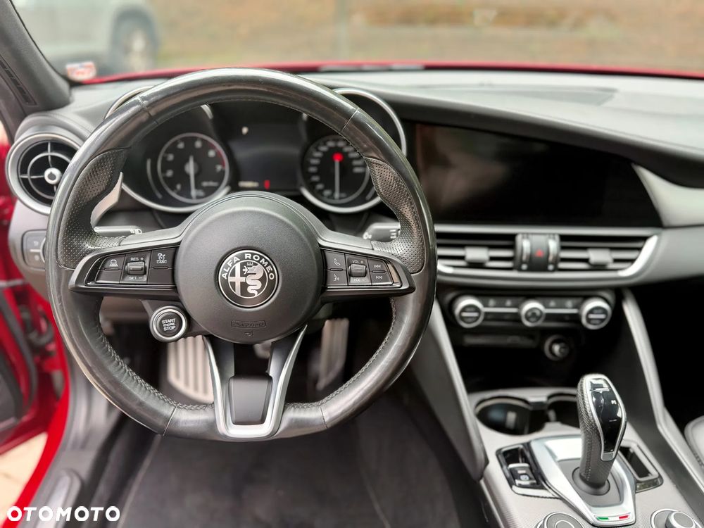 Alfa Romeo Giulia 2.0 Turbo Veloce Q4 - 18