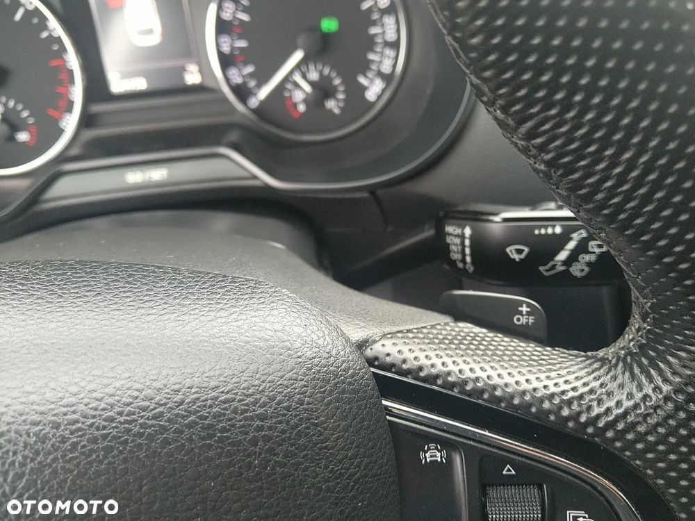 Skoda Octavia 2.0 TDI Edition DSG - 23