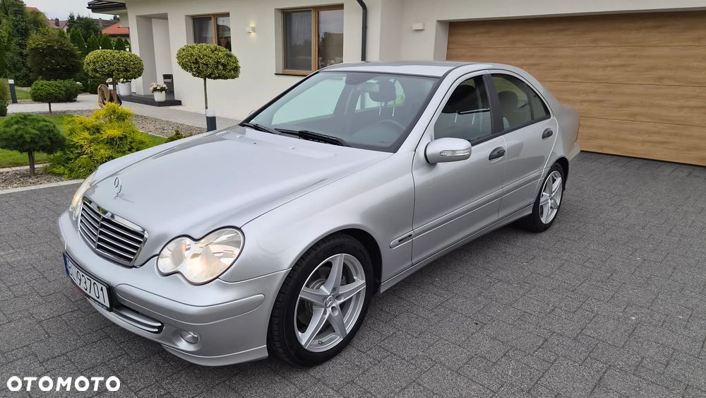 Mercedes-Benz Klasa C 200 Kompressor Classic Sport Edition - 27