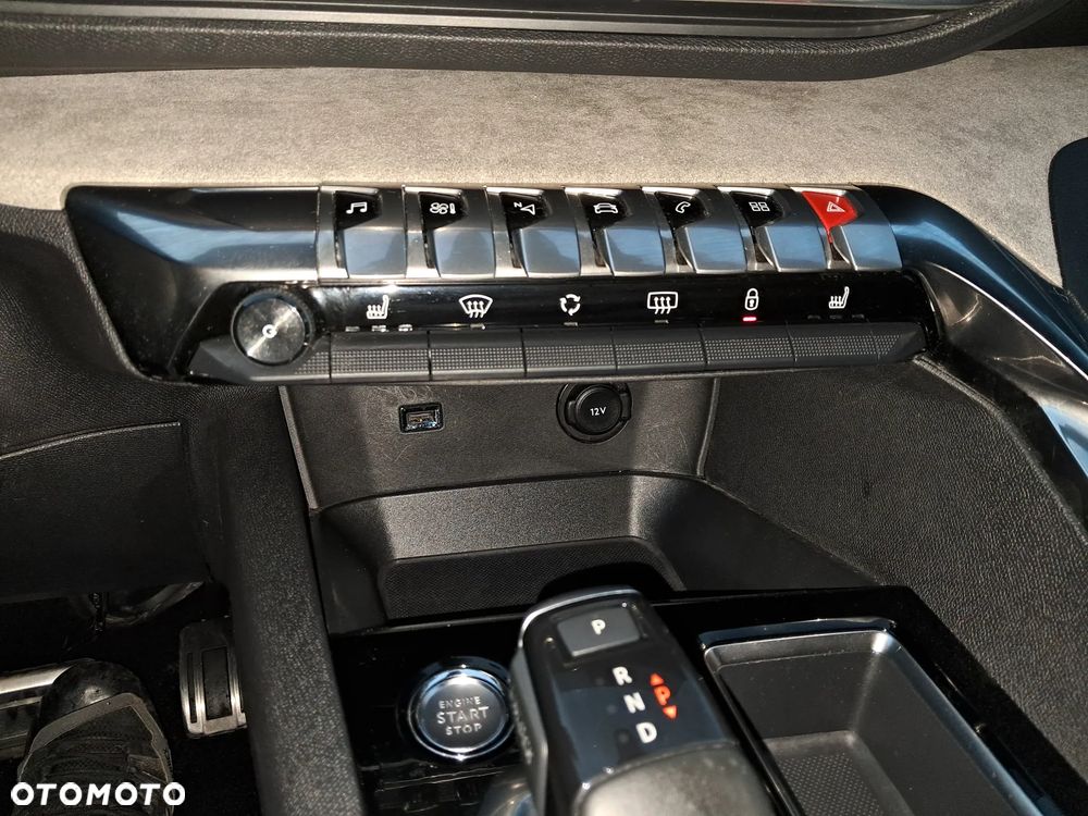 Peugeot 5008 - 24
