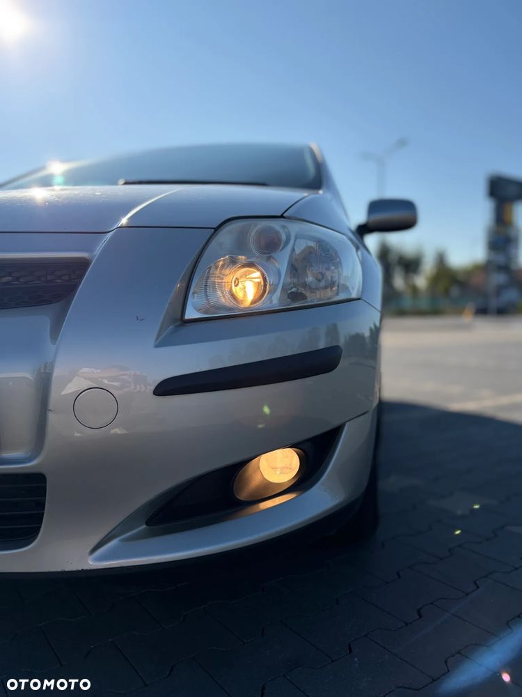 Toyota Auris 1.6 VVT-i Executive - 32
