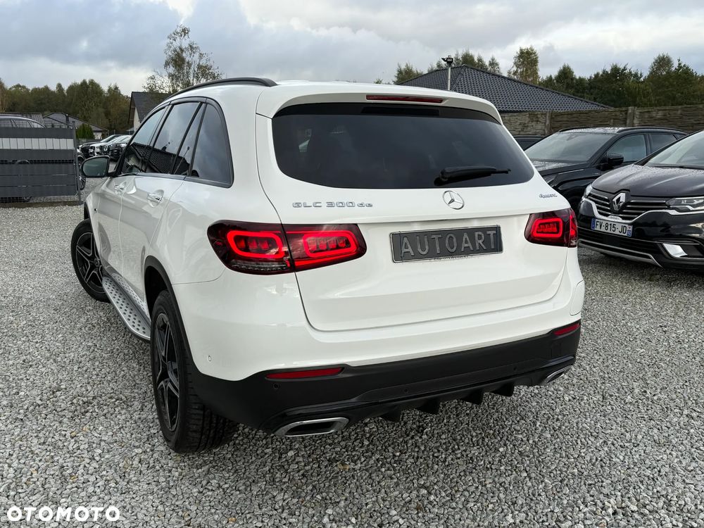 Mercedes-Benz GLC 300 de 4Matic 9G-TRONIC AMG Line Plus - 11