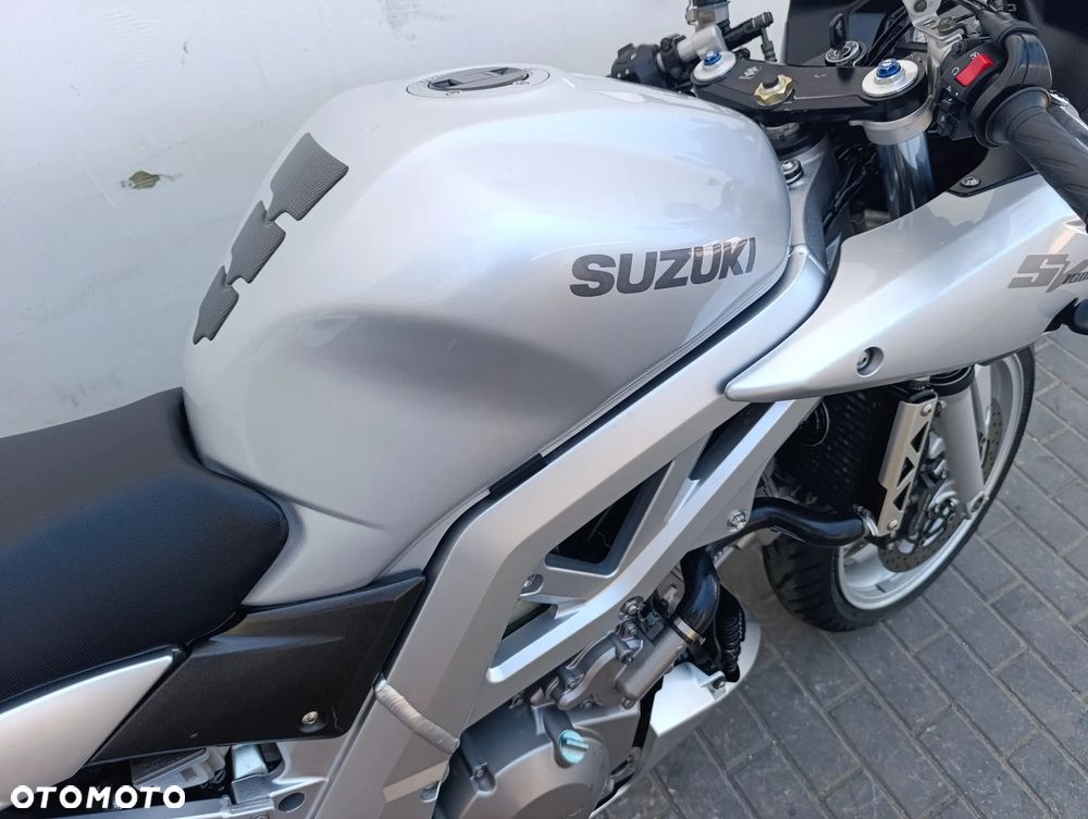 Suzuki SV - 24