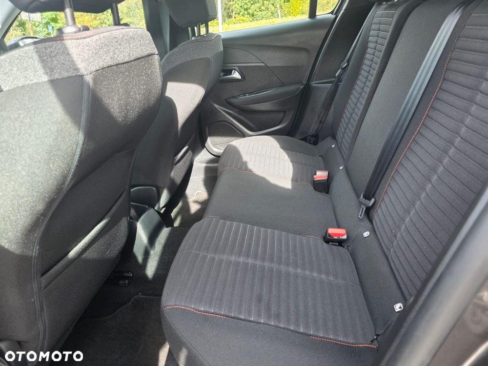Peugeot 208 - 25