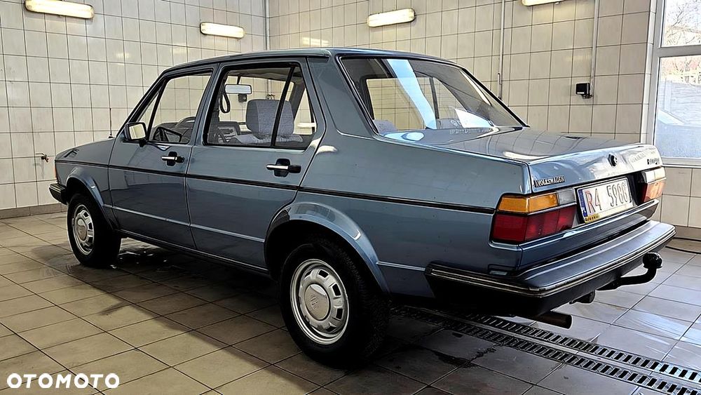 Volkswagen Jetta - 6