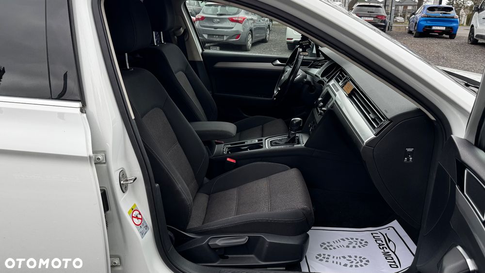 Volkswagen Passat - 18