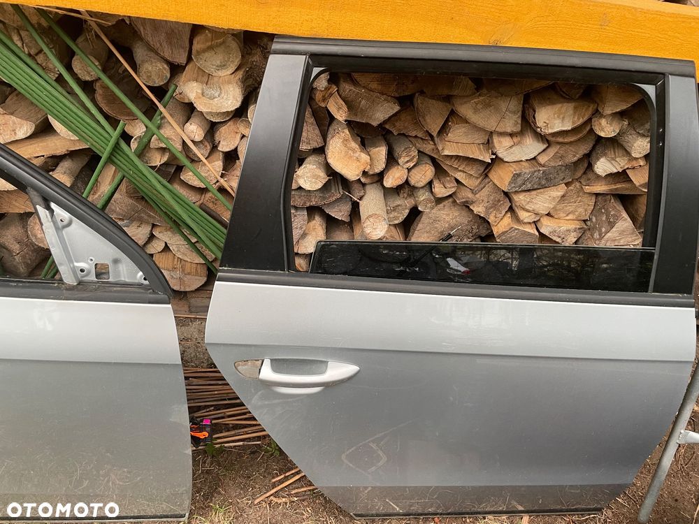VW PASSAT B7 KOMBI DRZWI LEWE PRAWE PRZOD TYL SREBRNE LA7W - 11
