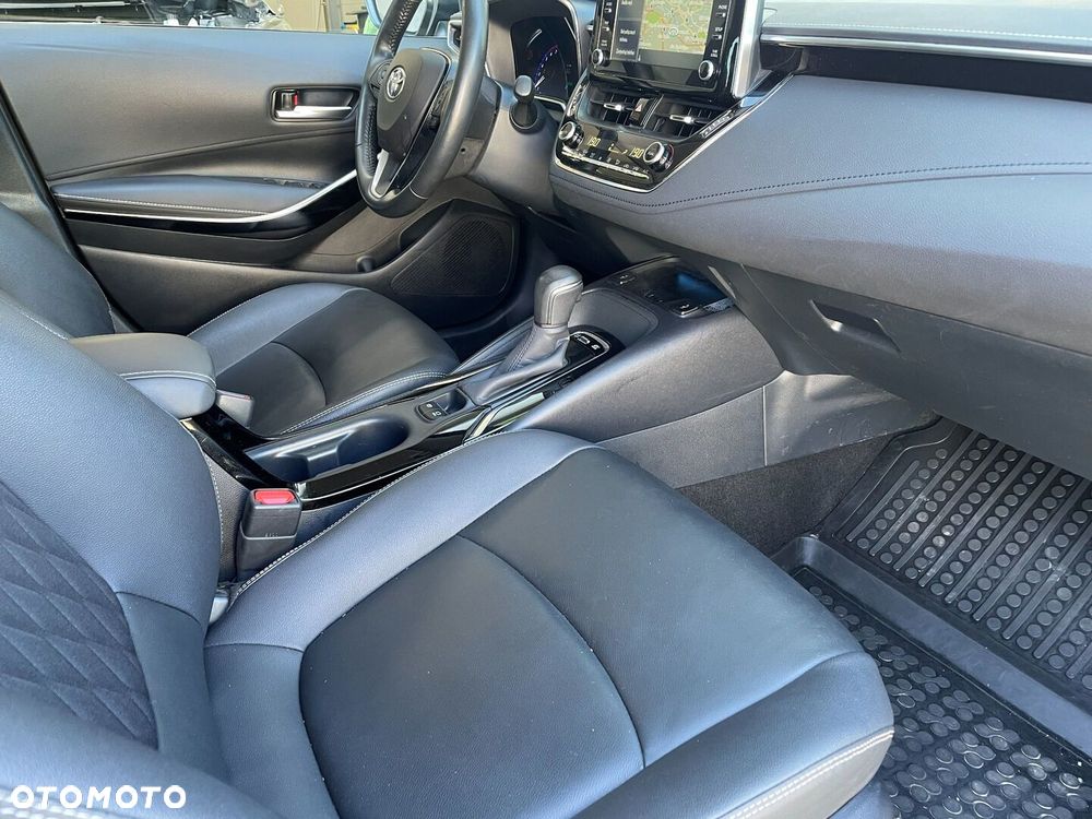 Toyota Corolla 1.8 Hybrid Executive - 11