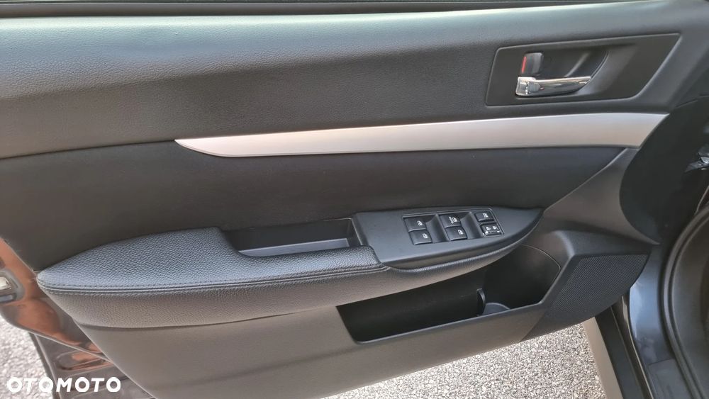 Subaru Outback 2.0 D Comfort AT - 25