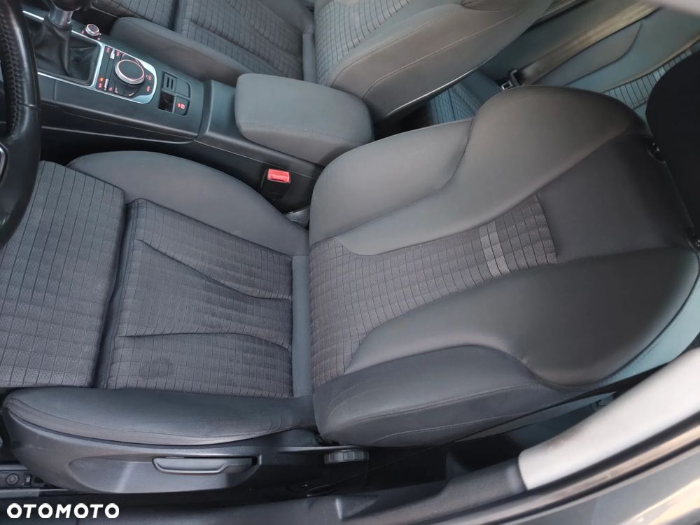 Audi A3 Sportback 2.0 TDI Ambiente - 12