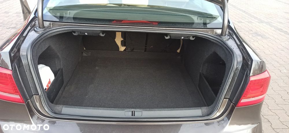 Volkswagen Passat 2.0 TDI Comfortline - 9