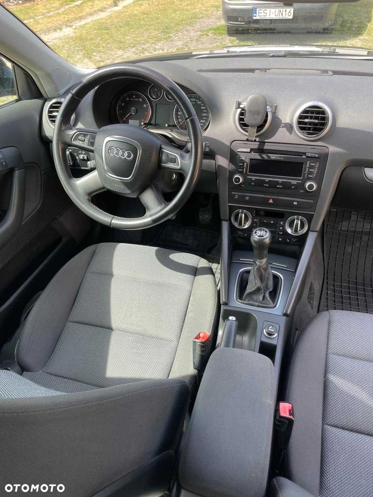 Audi A3 Sportback - 2