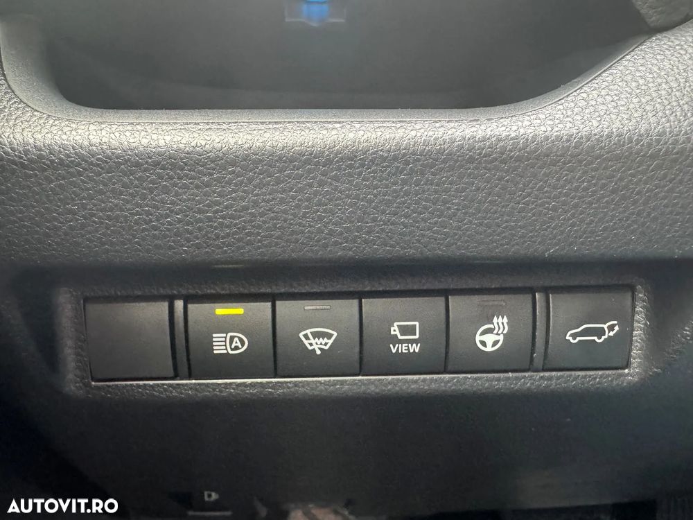 Toyota RAV4 - 8