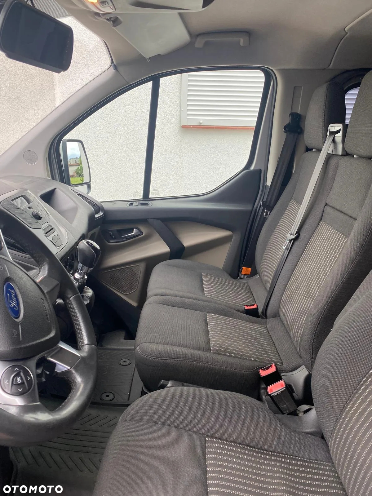 Ford TRANSIT CUSTOM - 4