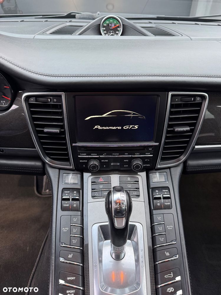 Porsche Panamera - 12