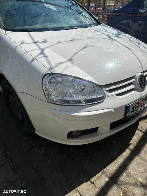 Volkswagen Golf - 6