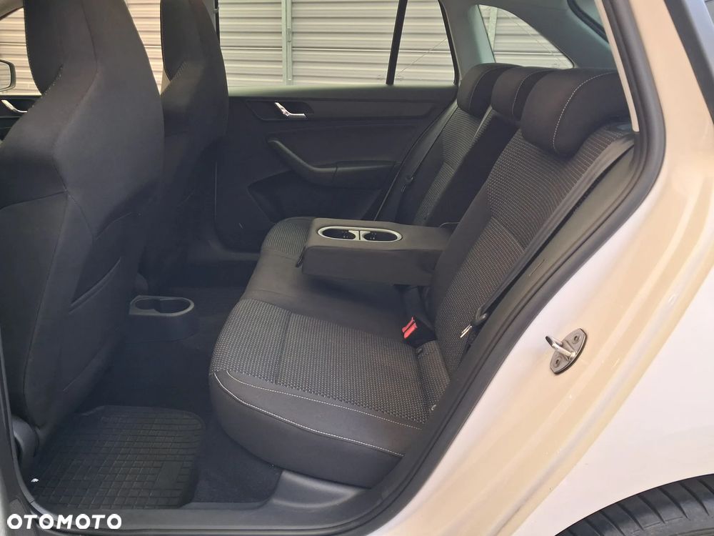 Skoda RAPID Spb 1.2 TSI Style Plus - 15