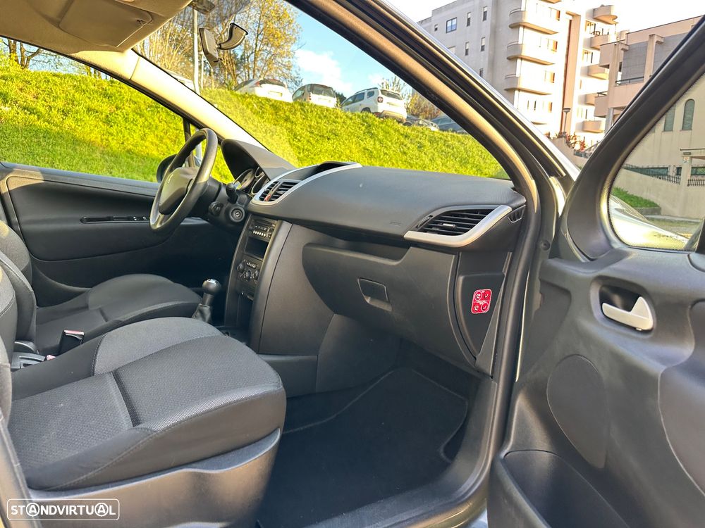 Peugeot 207 1.4 16V Active - 26