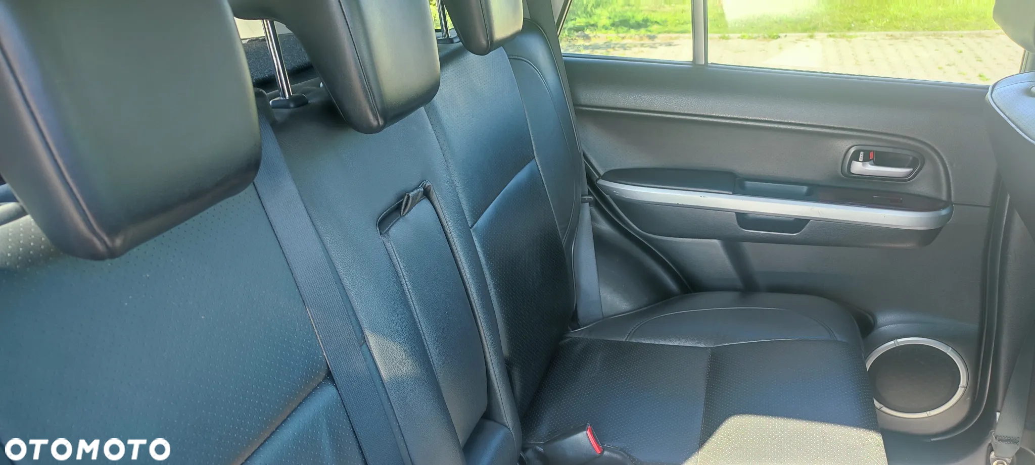 Suzuki Grand Vitara 2.0 De luxe - 25