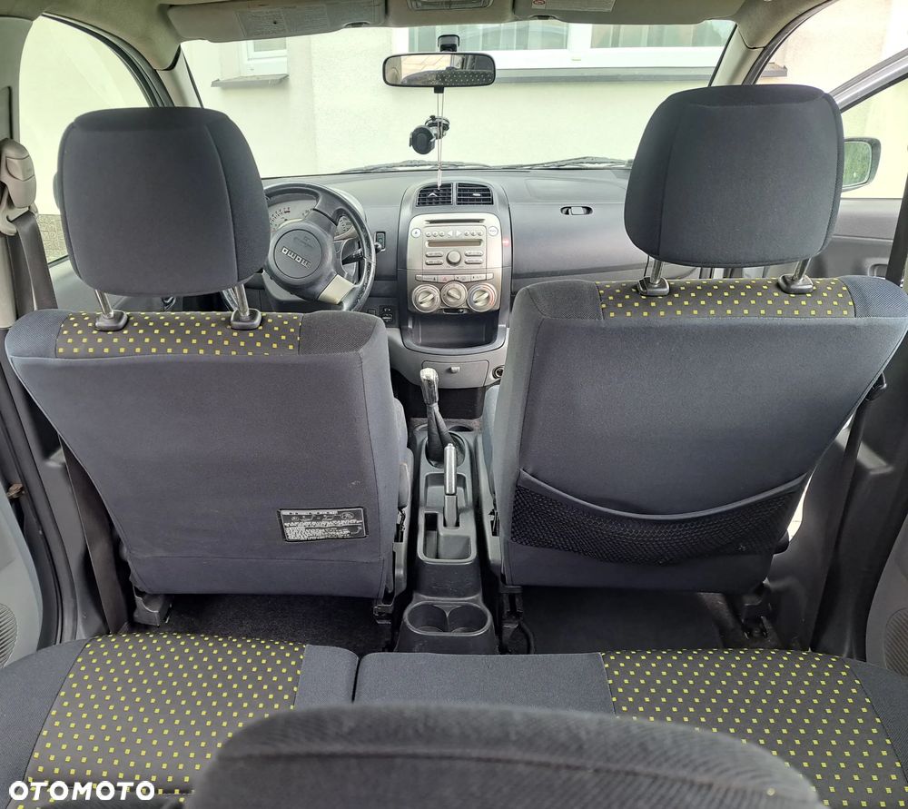 Daihatsu Sirion 1.3 - 6