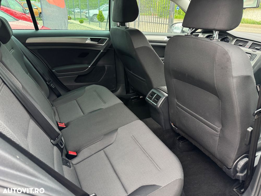 Volkswagen Golf 1.2 TSI BlueMotion Technology DSG Comfortline - 12
