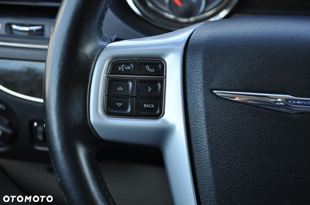 Chrysler Town & Country 3.6 Touring - 14