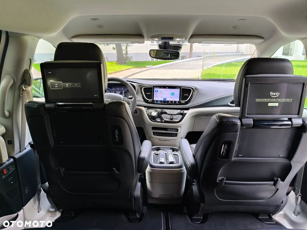 Chrysler Pacifica - 27