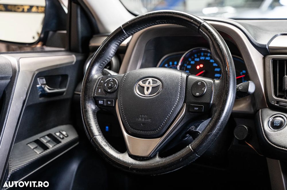 Toyota RAV4 2.2 D-4D 4x4 - 13